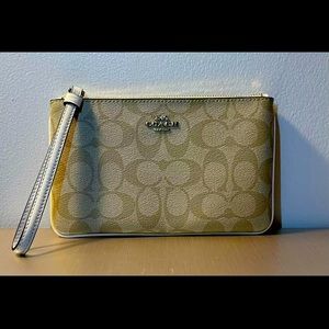 Coach Wristlet Wallet Leather Woven Exterior